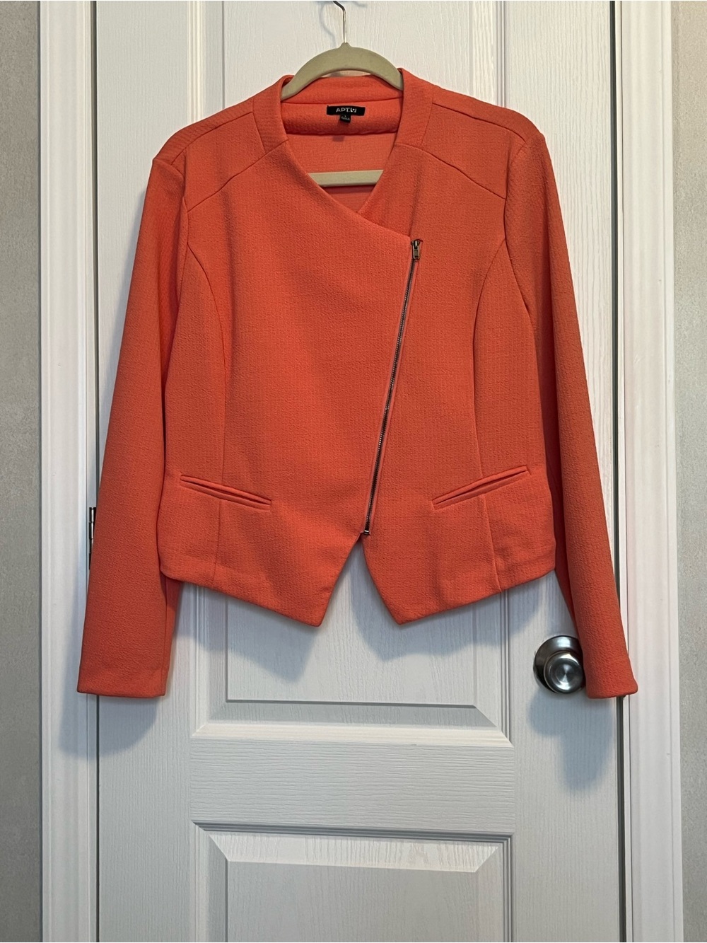 Jacket short zip up front textured Orange Sherbert
